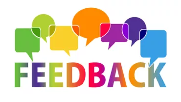 Texto colorido 'FEEDBACK' con burbujas de diálogo