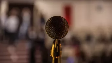 microfono simulando el ted talks