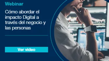 Anuncio de webinar sobre impacto digital en negocios y personas, con hombre usando computadora.