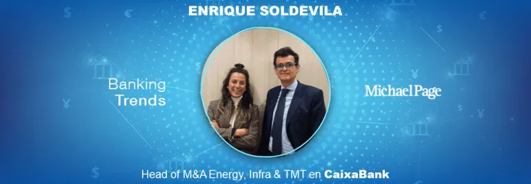 Foto de dos personas profesionales juntas.