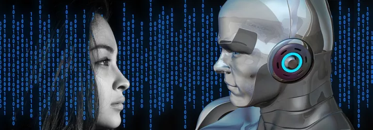 Cara humana frente a un robot con fondo de código binario.