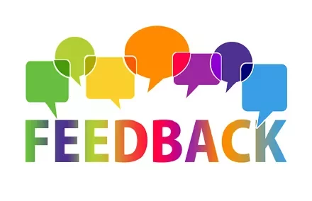 Texto colorido 'FEEDBACK' con burbujas de diálogo
